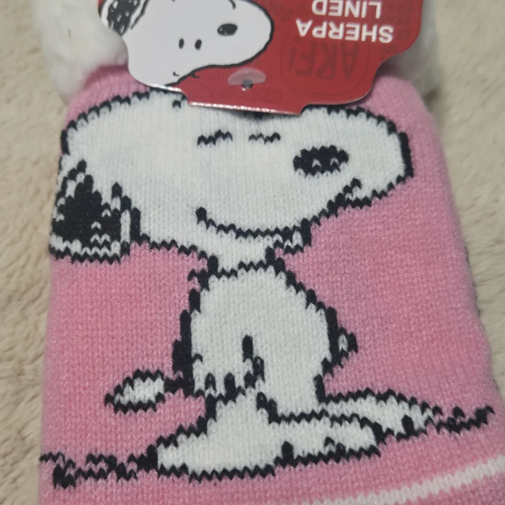 Snoopy Sherpa Lined Socks - One Size Fits Most Non-Slip Snoopy Lounge Socks NEW
